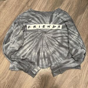 Women’s Friends long-sleeve crop top